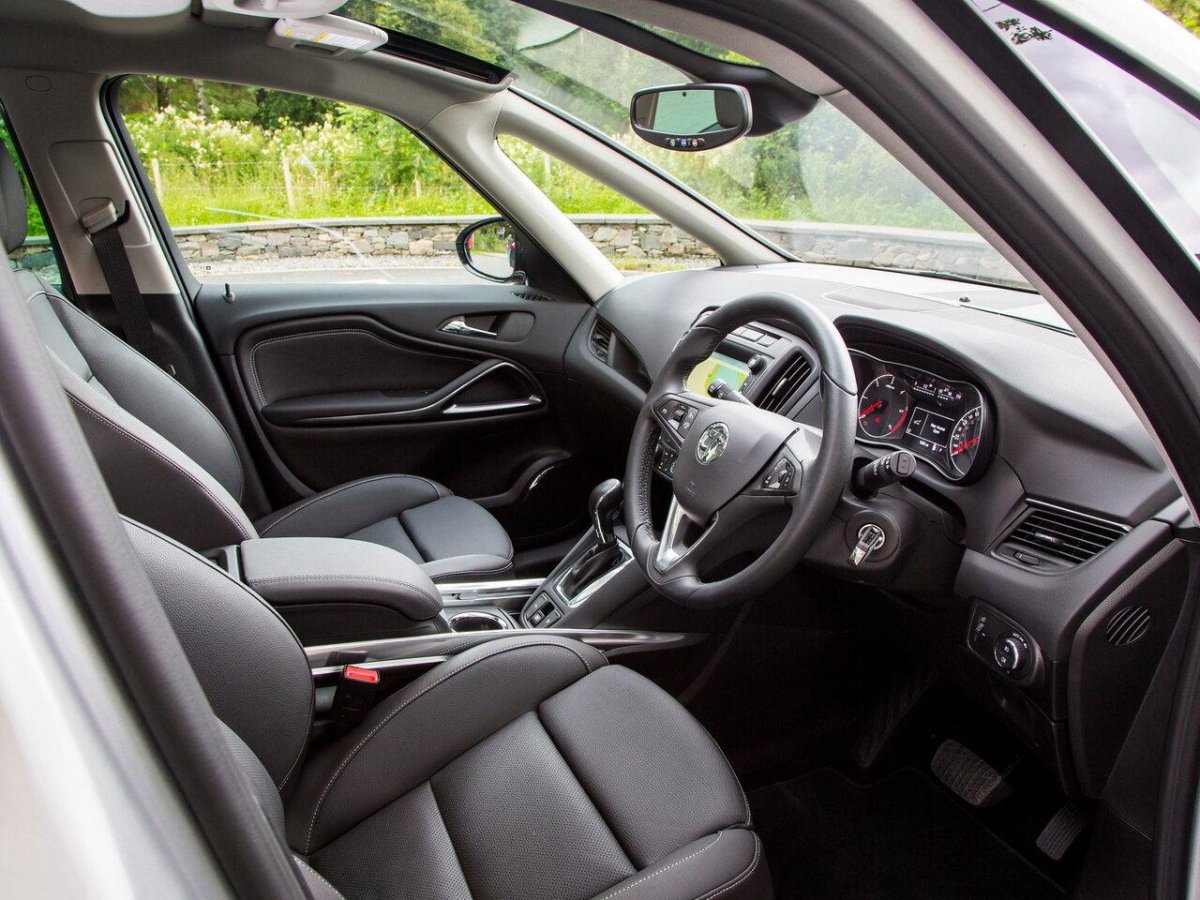 Зафира Турер интерьер