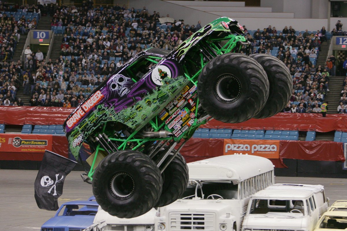 Grave Digger машина