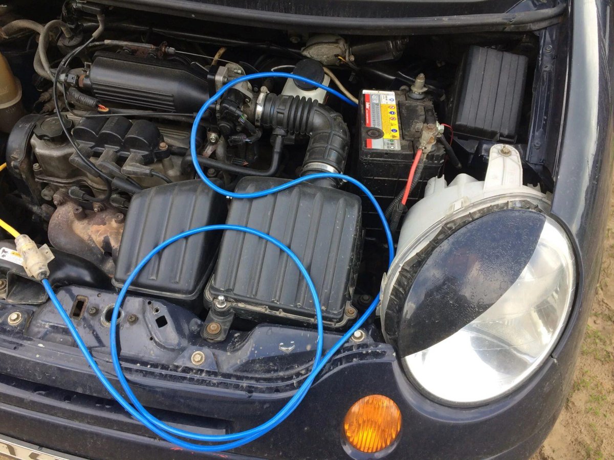 Провод рядом с аккумулятором Део Матиз 2007