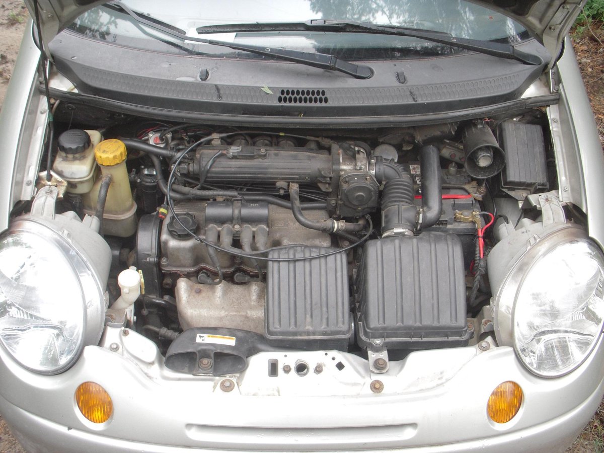 Под капотное пространстуо Део Матиз