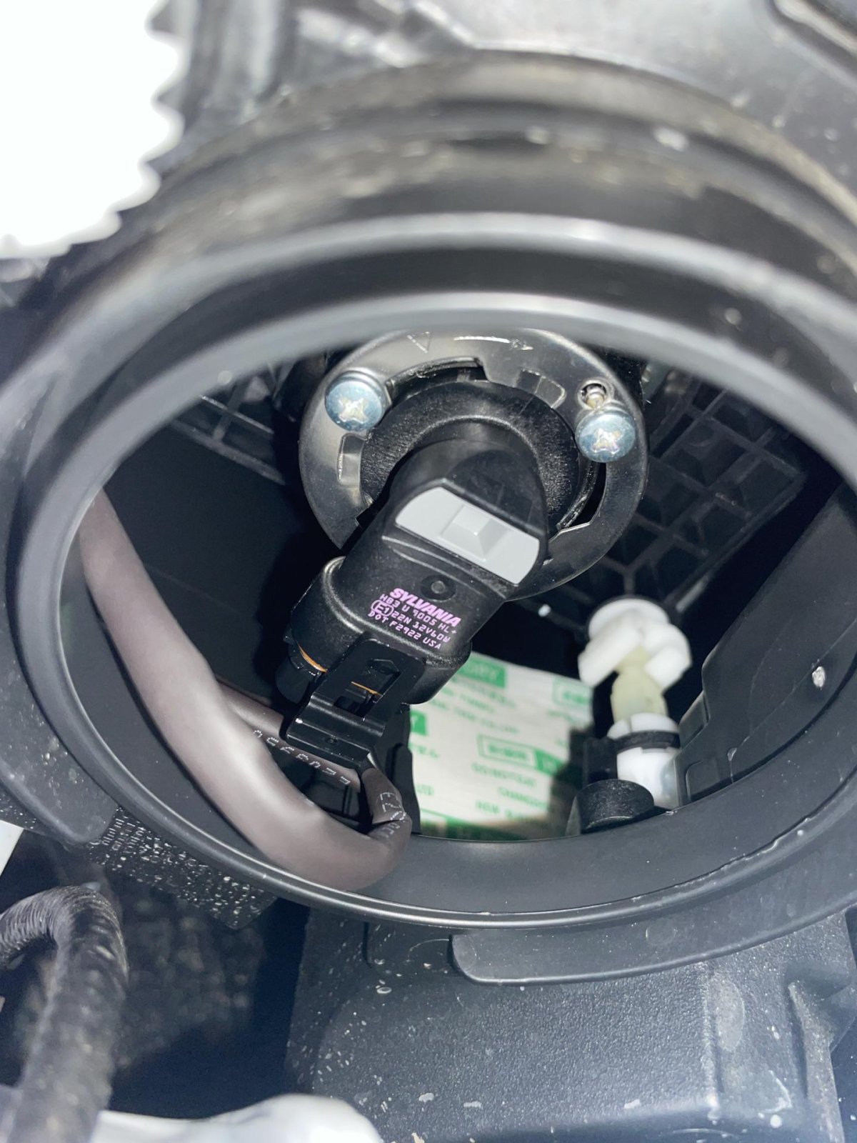 Лампочка на Опель Корса д Ближний свет