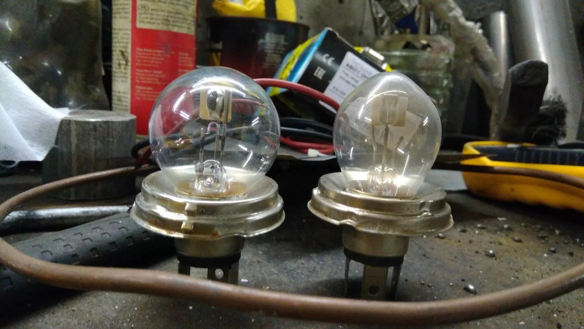 Лампа фары Москвич 412