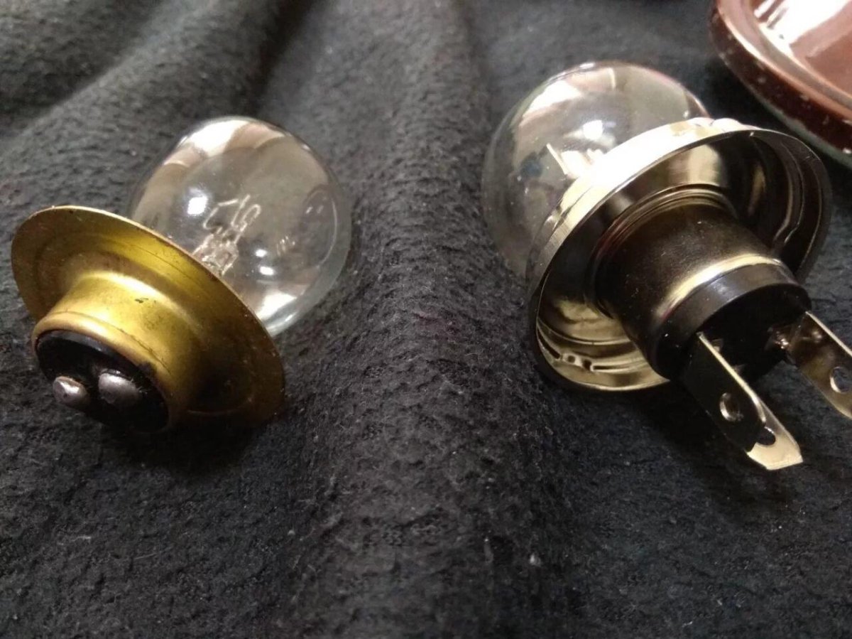 Лампа ближнего света Москвич 2141