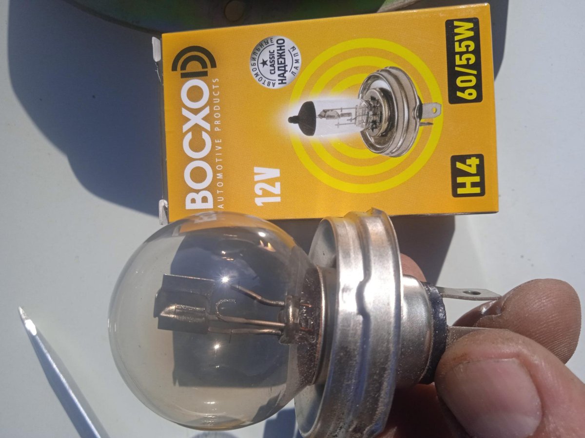 Лампочка Москвич 3 цоколь