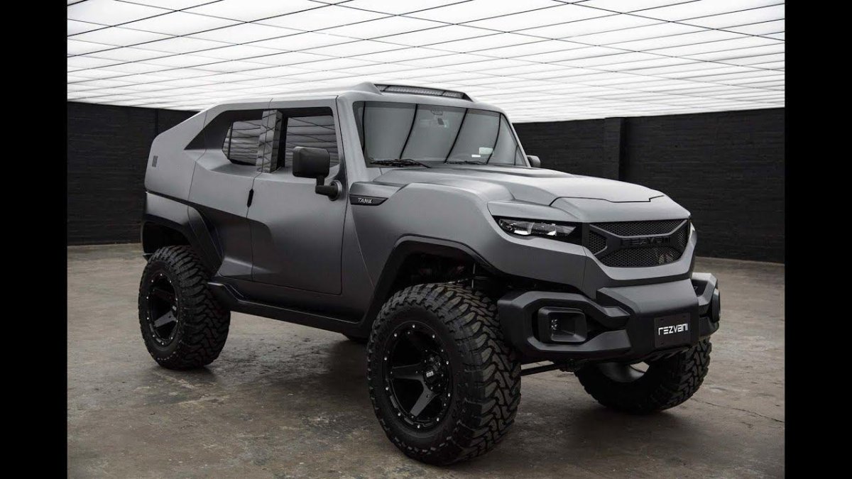 Внедорожник танк Rezvani