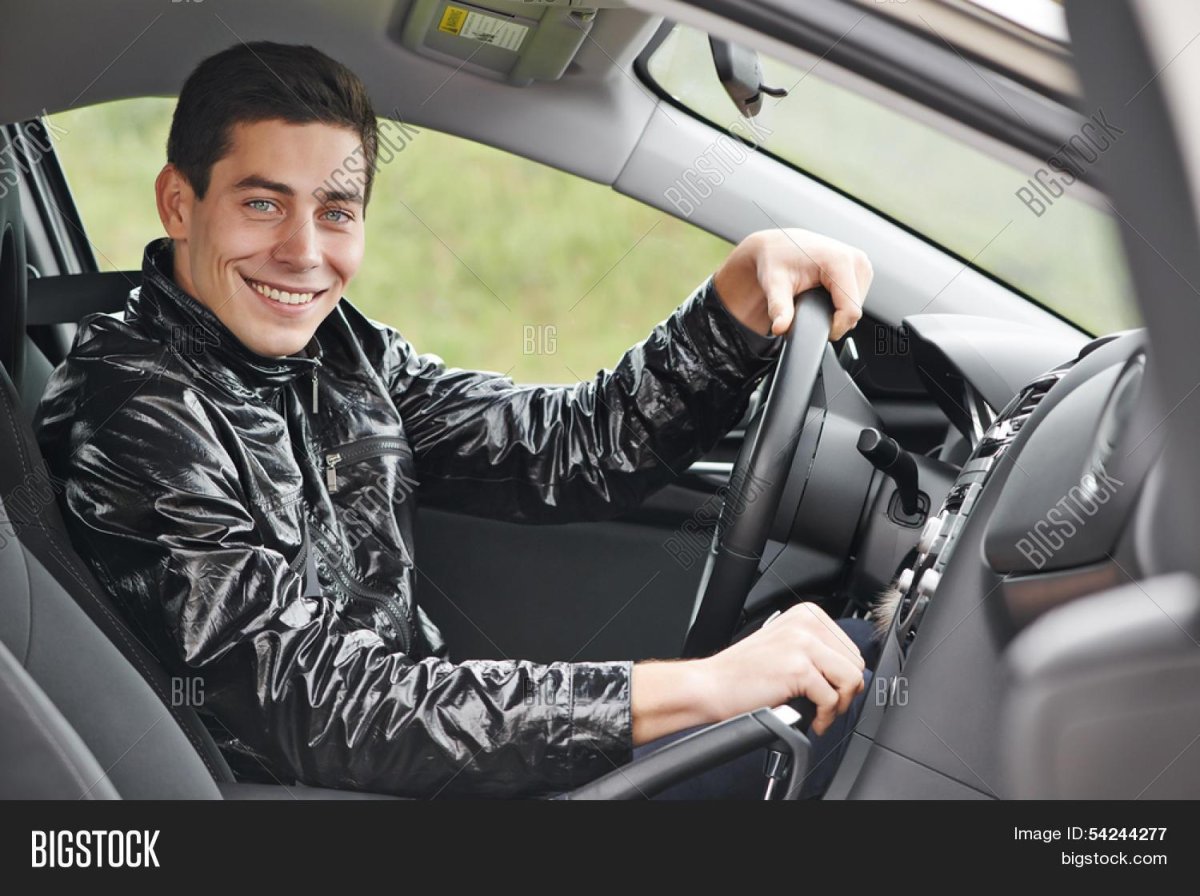 Мужчина за рулем