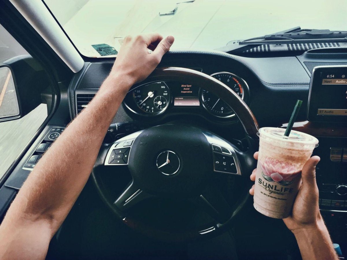 За рулем Мерседеса