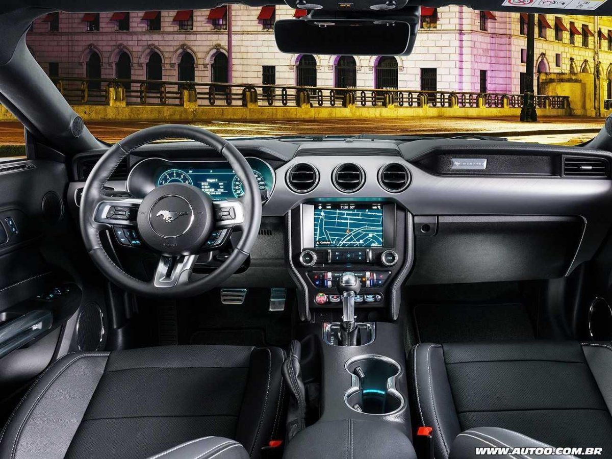 Форд Мустанг 2018 салон