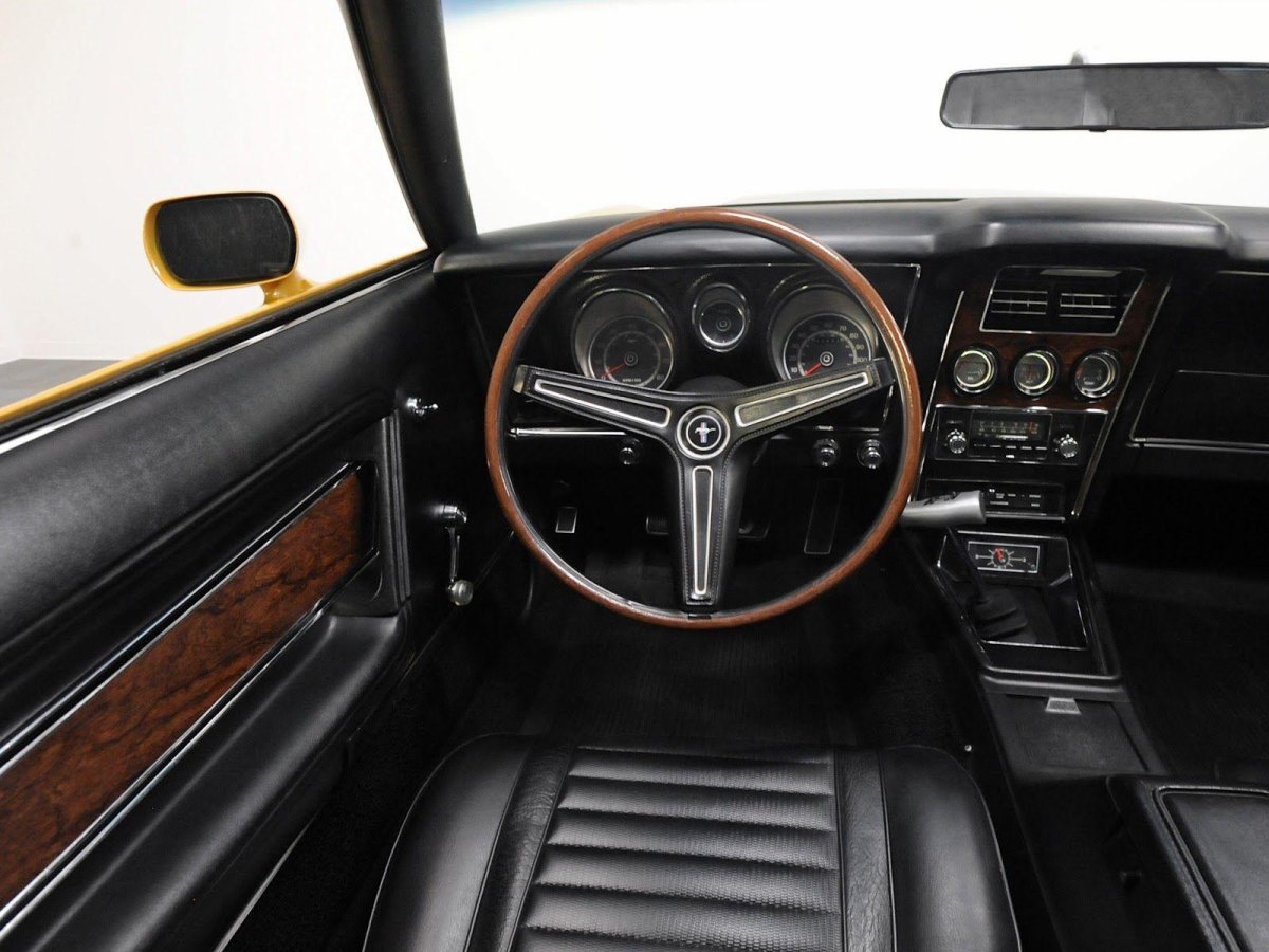 Форд Мустанг 1972 салон