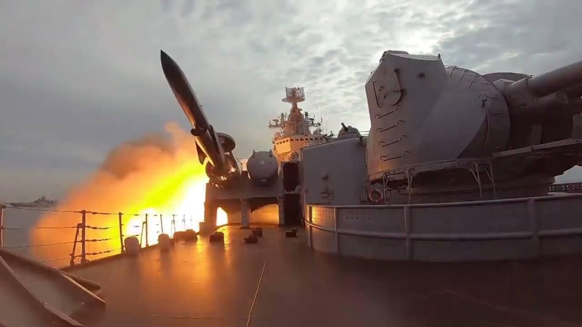 Ракета циркон крейсер Москва