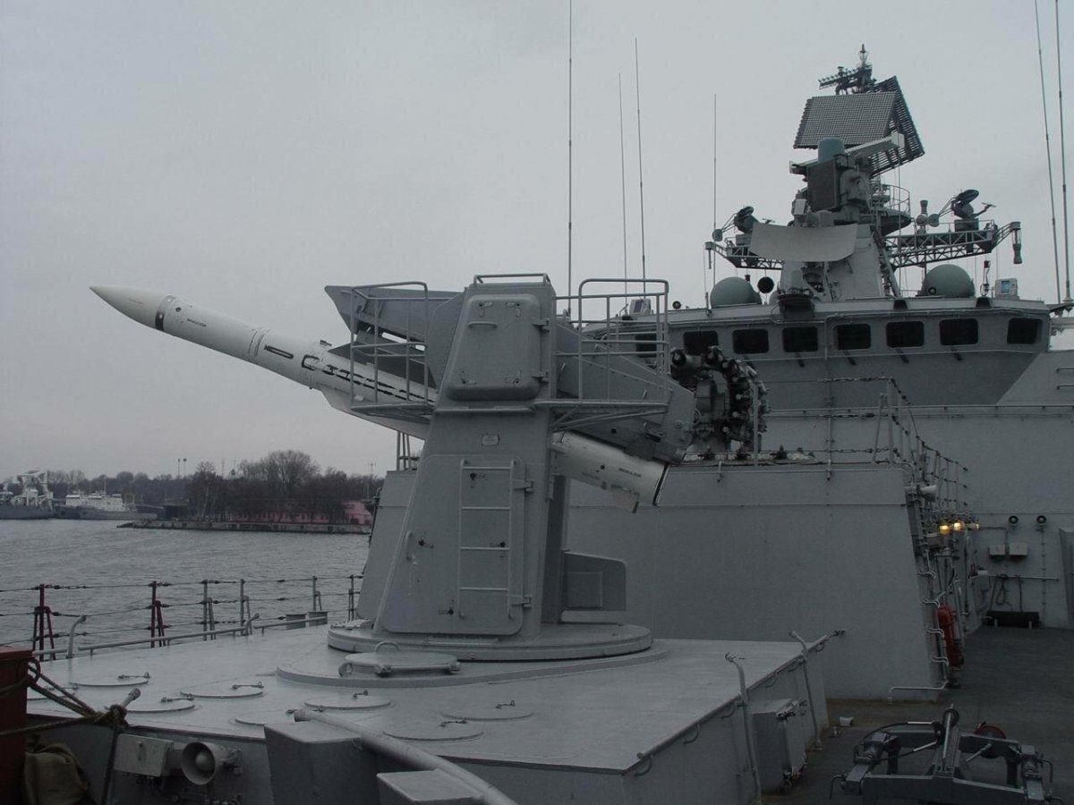 Зенитно-ракетными комплексами "штиль-1"