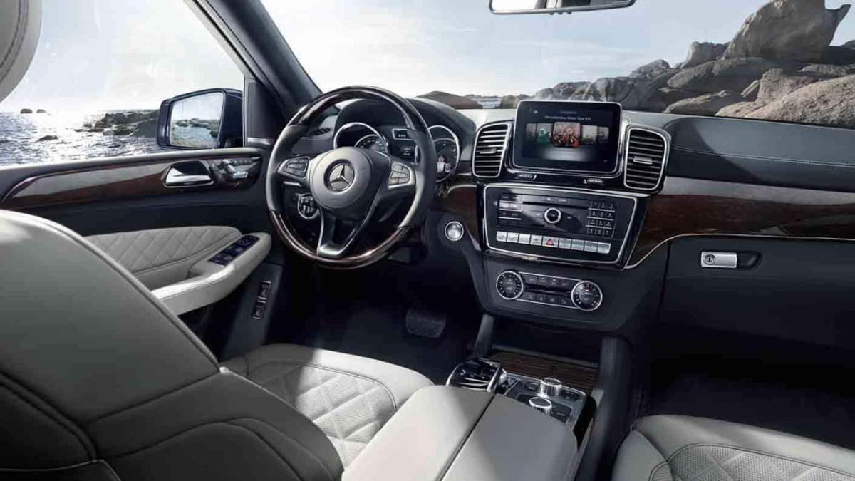 Mercedes GLS 2017 салон