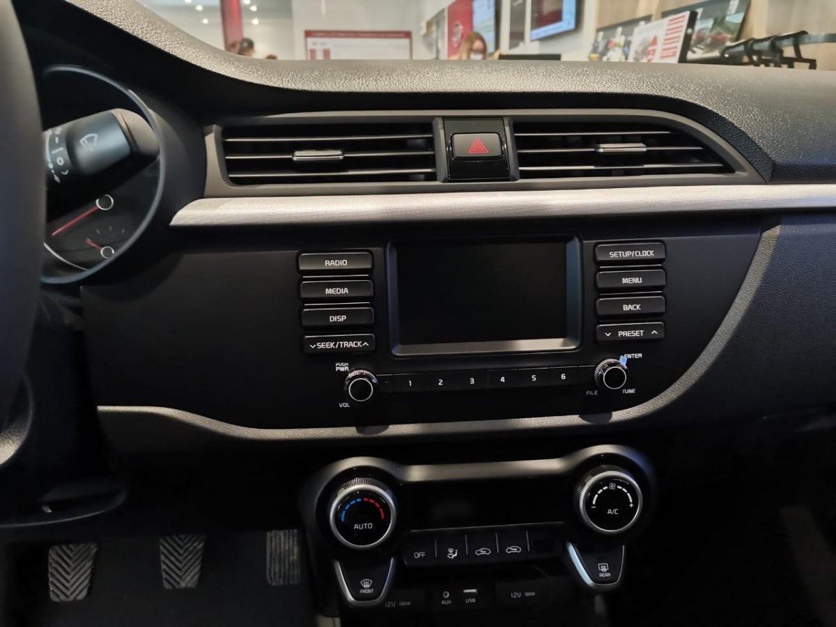 Штатная магнитола Киа Рио 2021