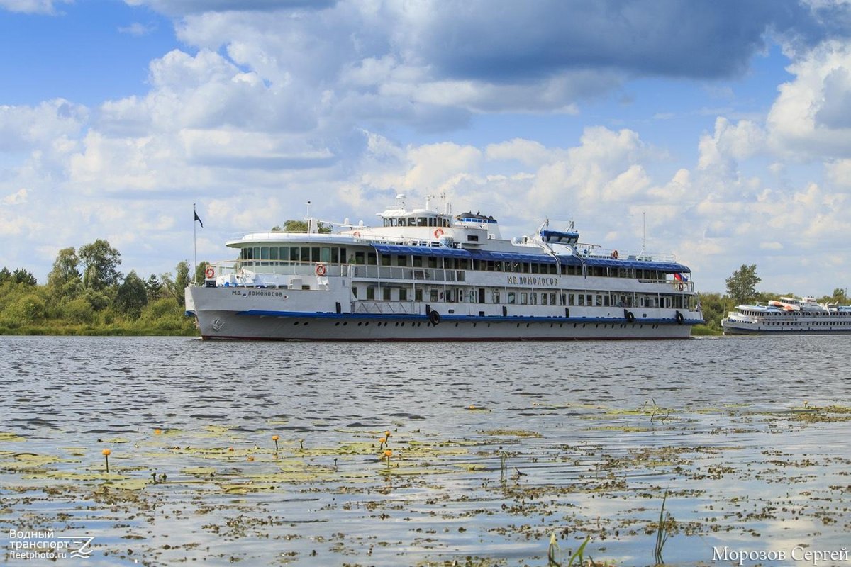 Виктор Рыбин теплоход Ломоносов