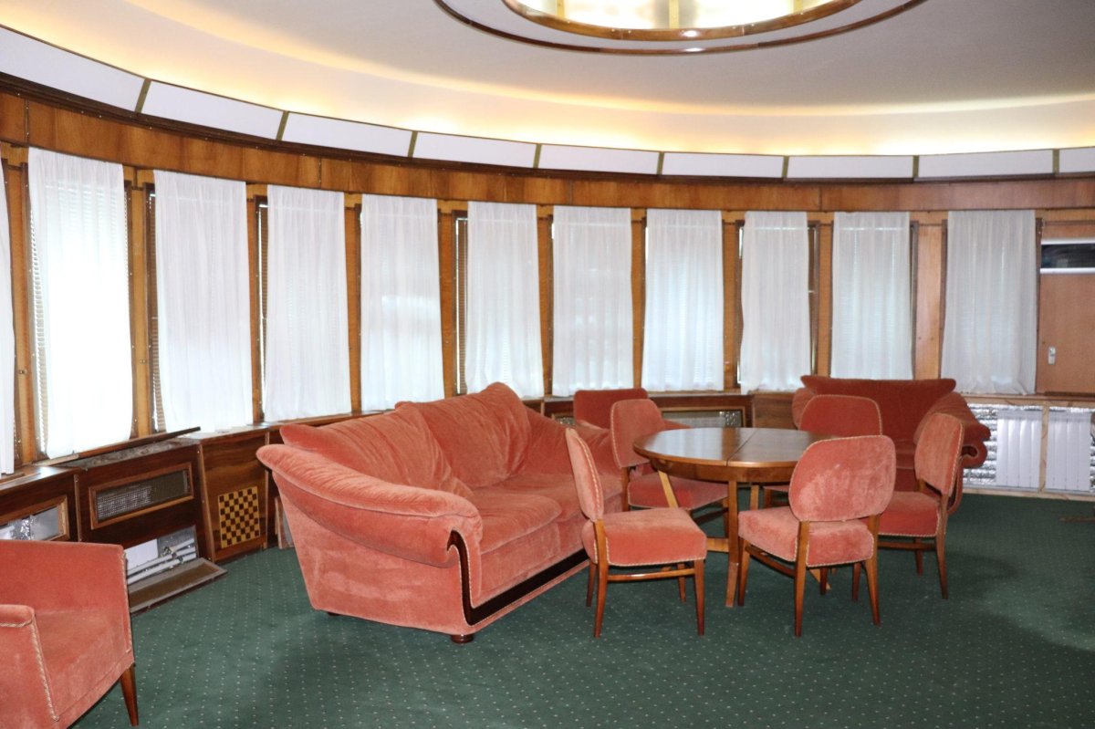 Теплоход м в Ломоносов