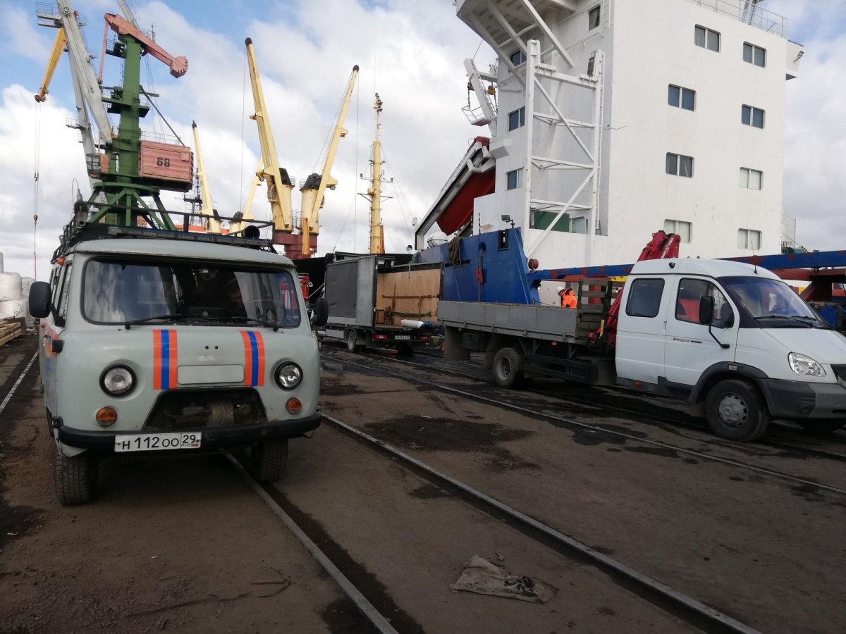 Пожар на теплоходе Ломоносов в Архангельске