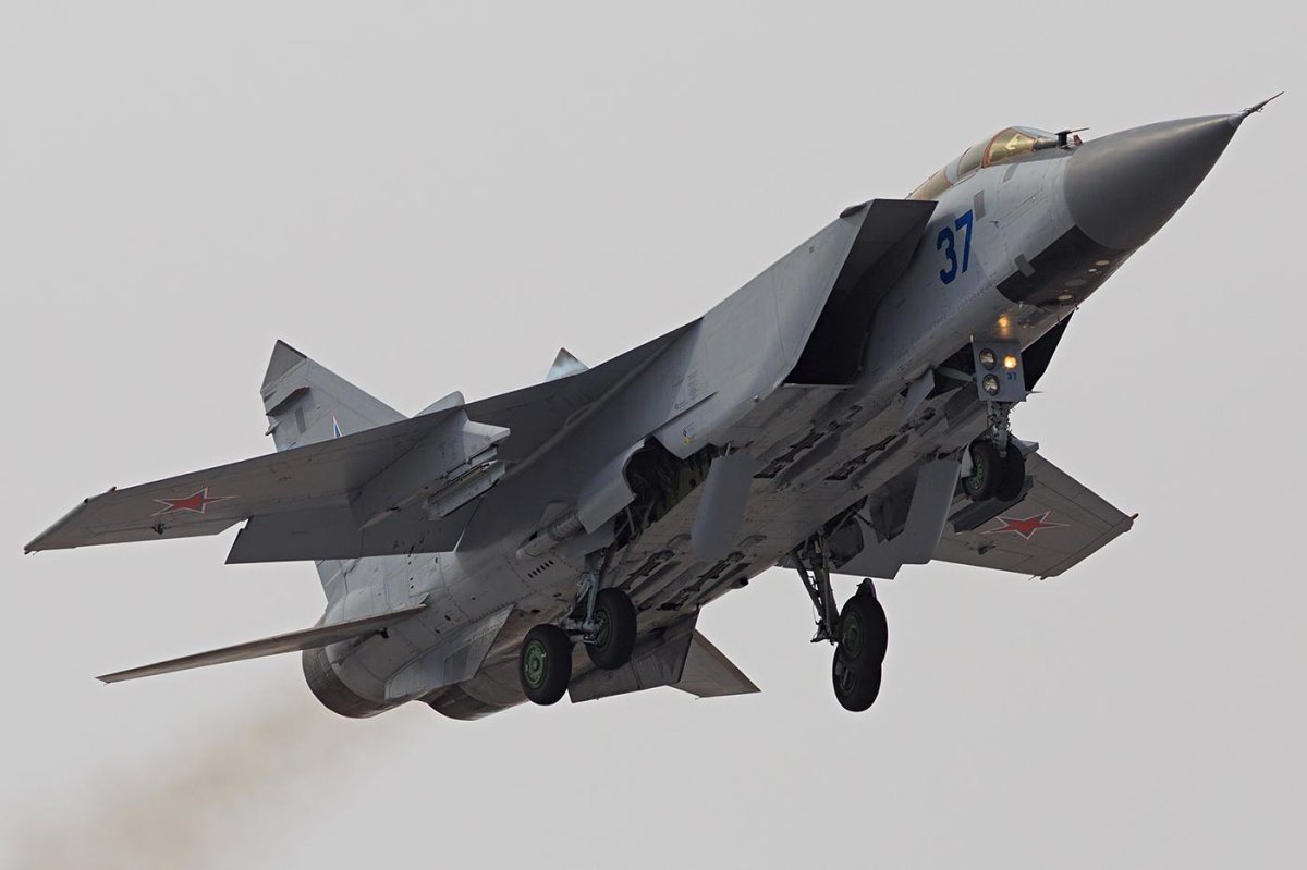 Истребитель-перехватчик миг-31