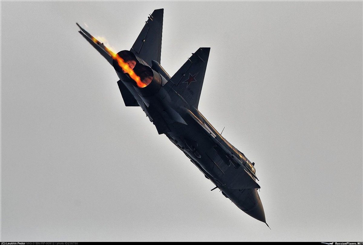Истребитель миг-31бм