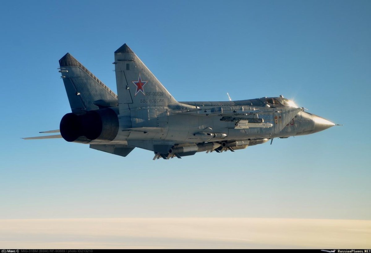 Истребитель-перехватчик миг-31