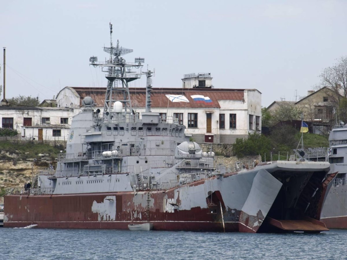 Константин Ольшанский десантный корабль