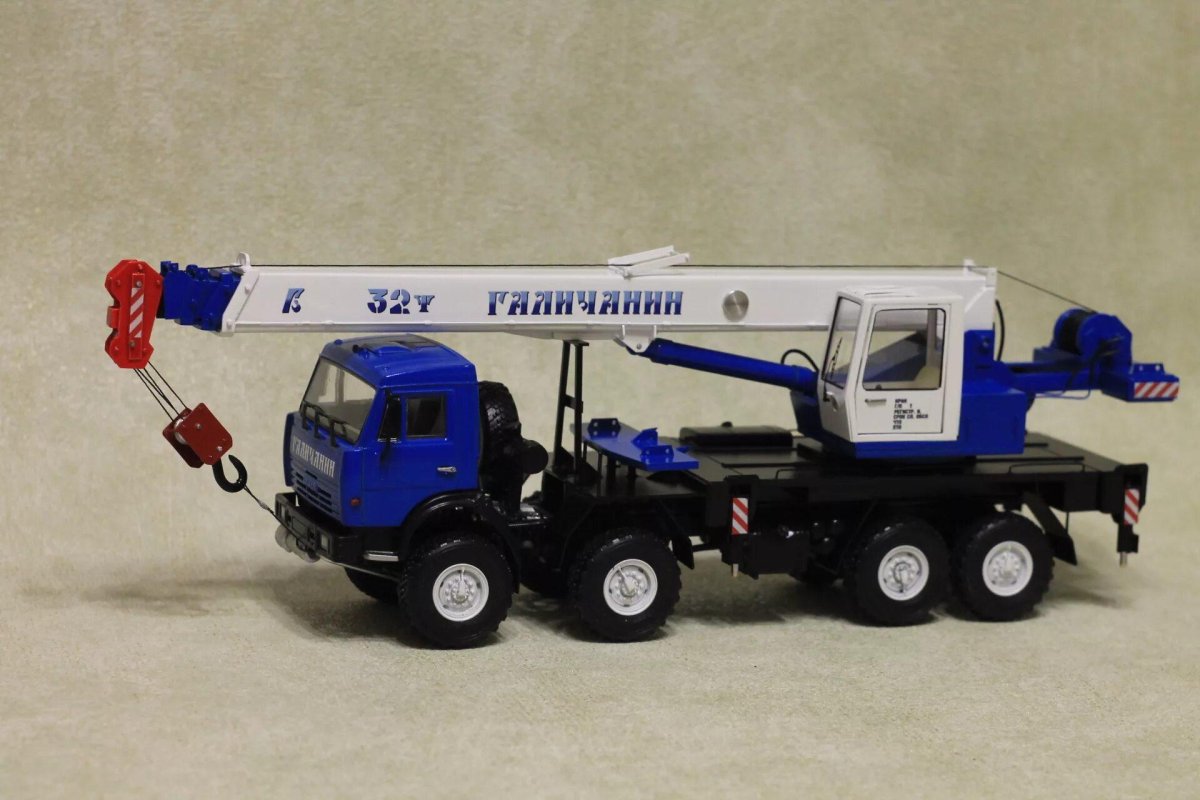 КАМАЗ автокран 1 43