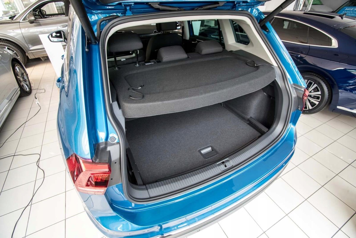 Полка Tiguan багажника
