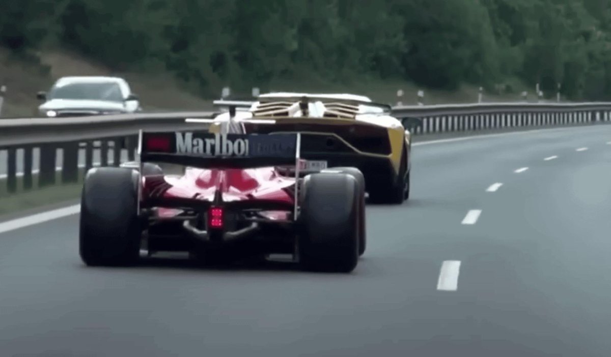 Болид Ferrari 2005