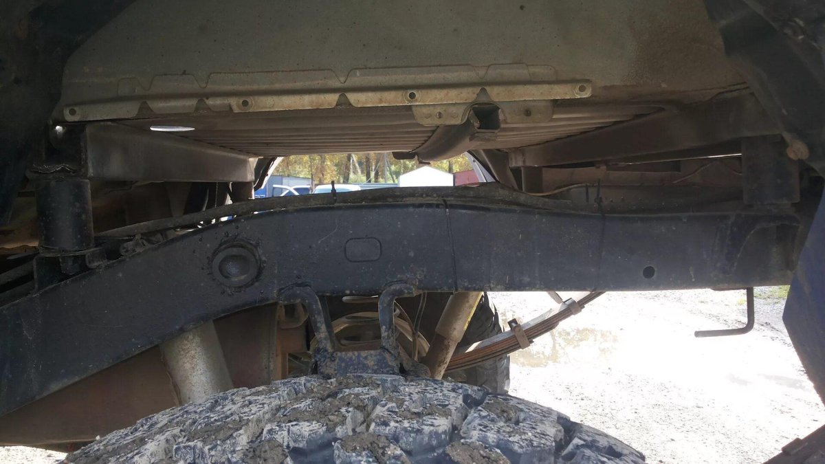 Toyota Hilux 7 крепление кузова к раме