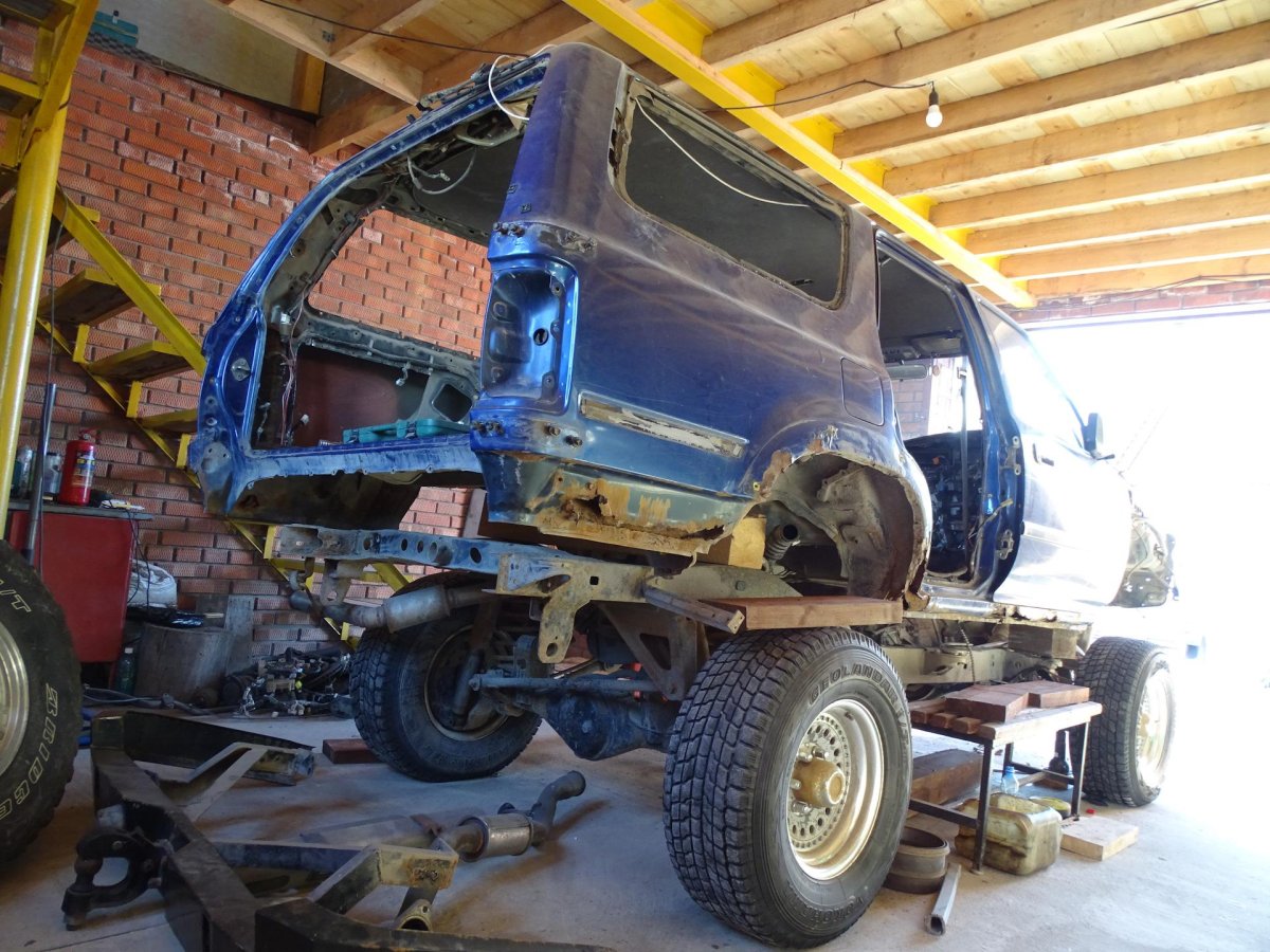 Рама Тойота Сурф 185