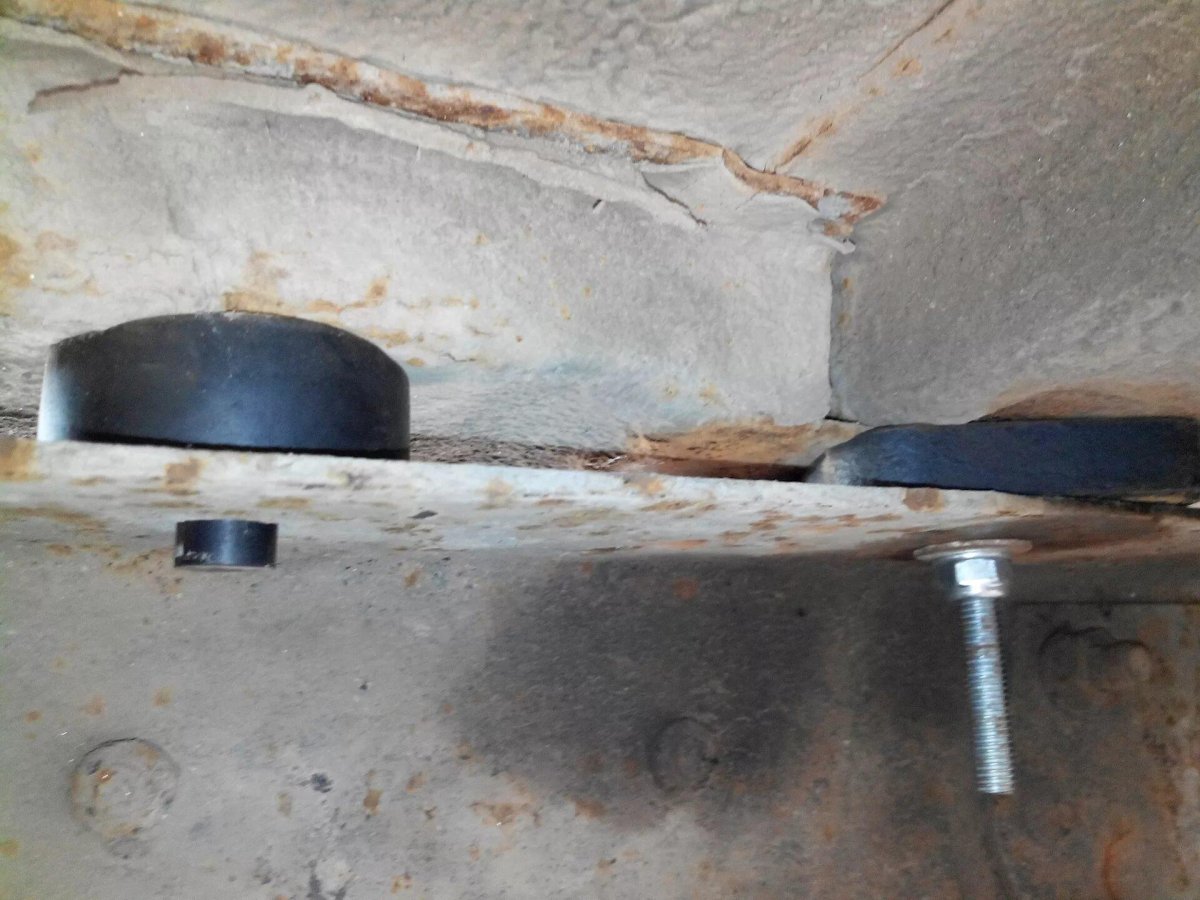 Проставки между кузовом и рамой ГАЗ 2705