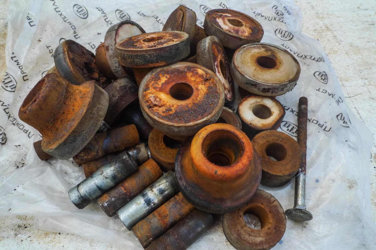 Подушки кузова УАЗ Патриот