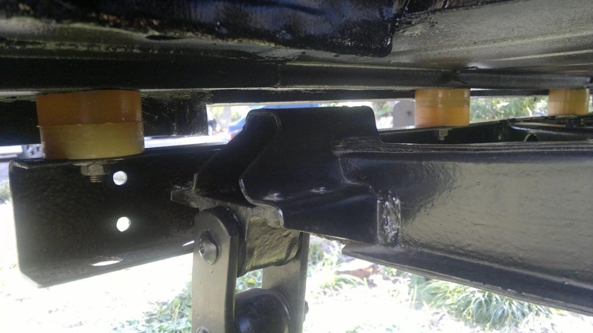 Проставки между кузовом и рамой ГАЗ 2705