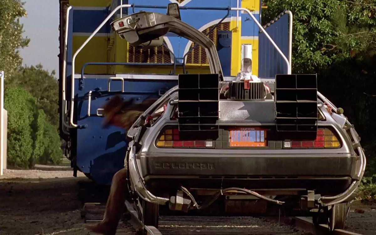 Назад в будущее 3 Делориан на рельсах