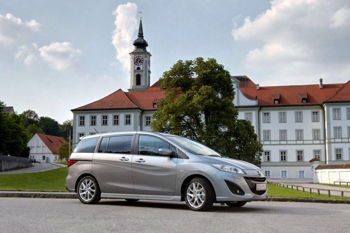 Мазда 5 2010 года