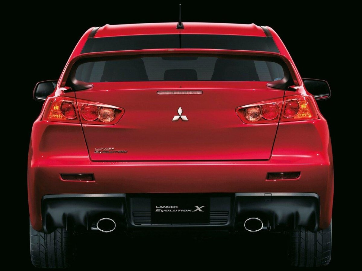 Митсубиси Лансер Эволюшн 10 сзади
