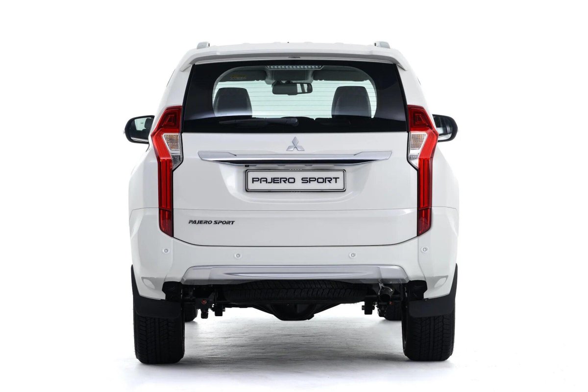 Mitsubishi Pajero Sport 2022 сзади