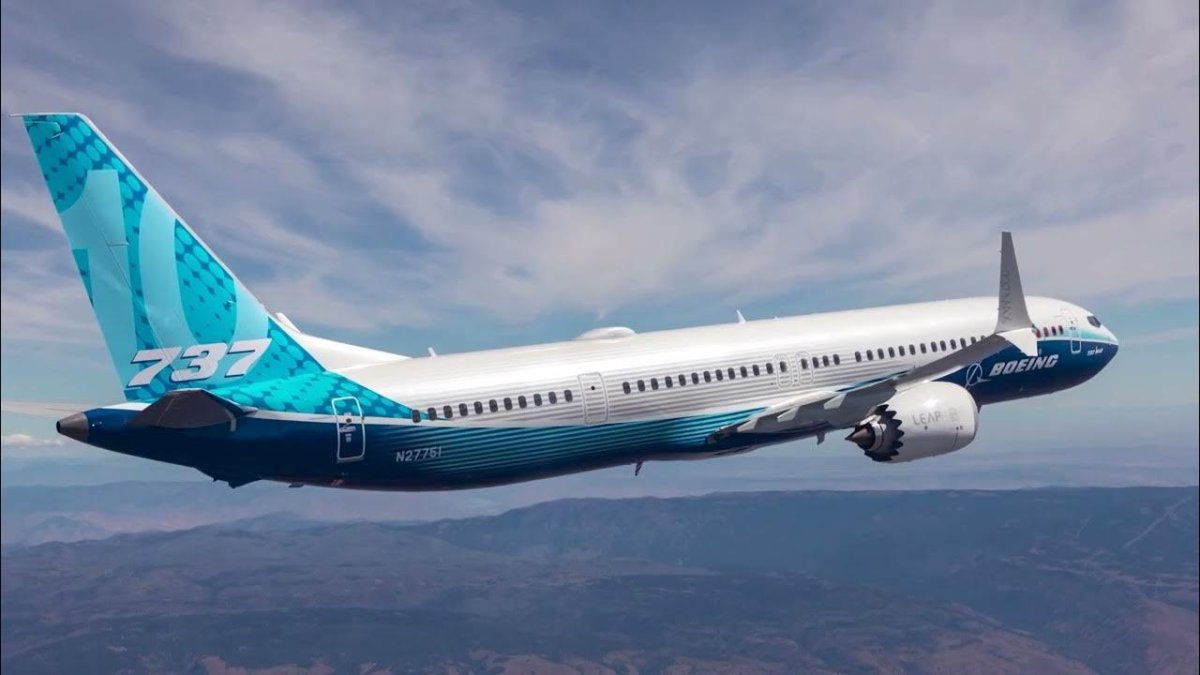 737 Max 10