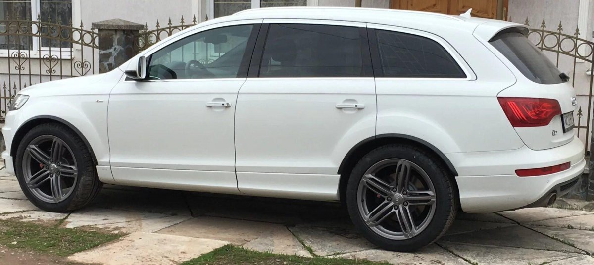 Audi q7 r line