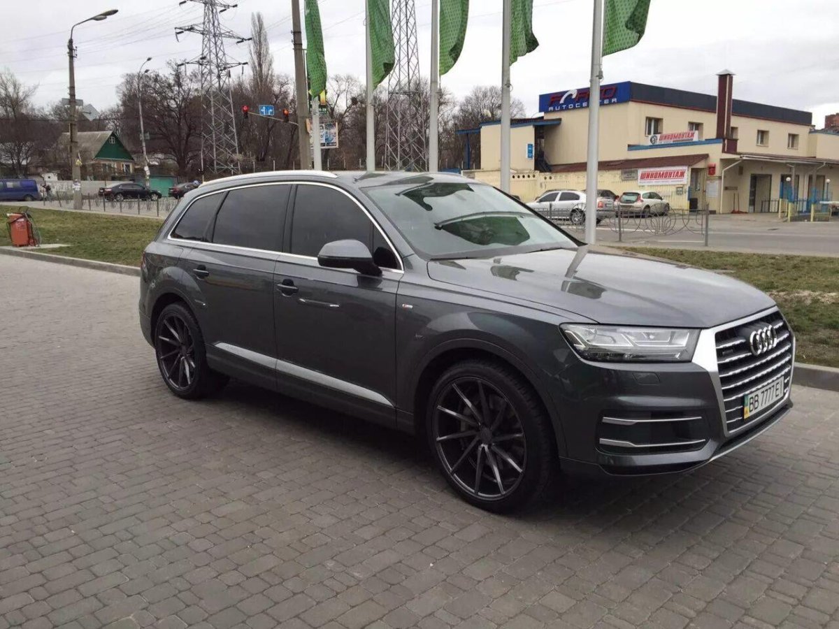 Audi q7 r22
