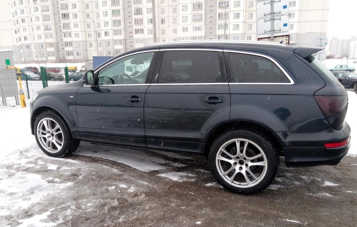 Audi q7 275 45 r20