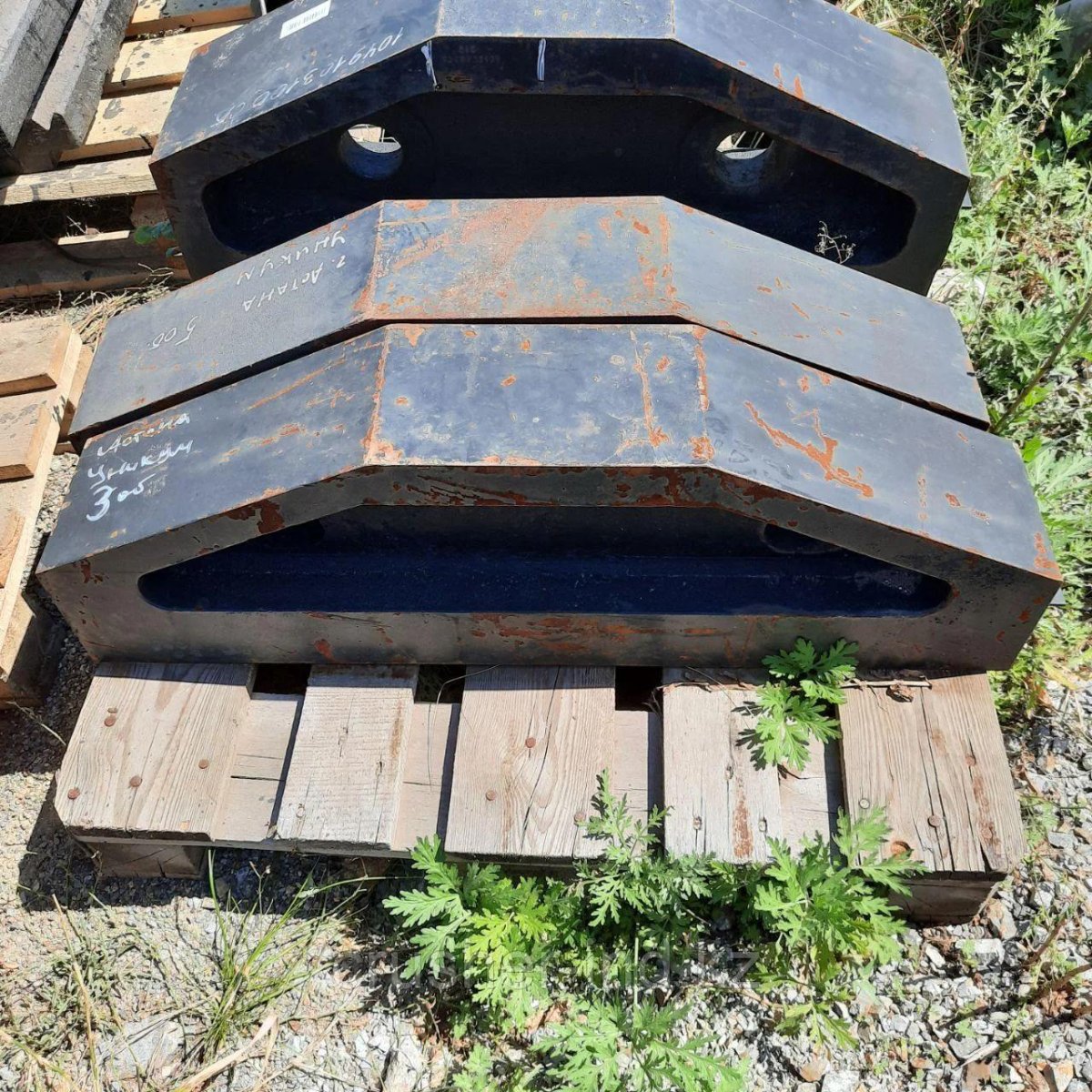 Клин верхний левый СМД-109