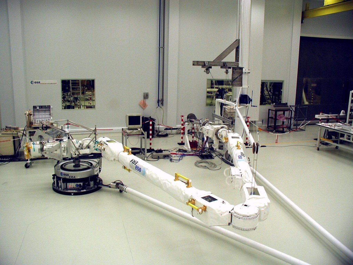 4) Робот-манипулятор era (European Robotic Arm).