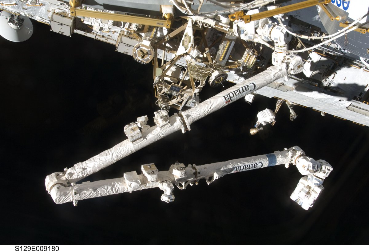 Бортовой манипулятор Канадарм-2