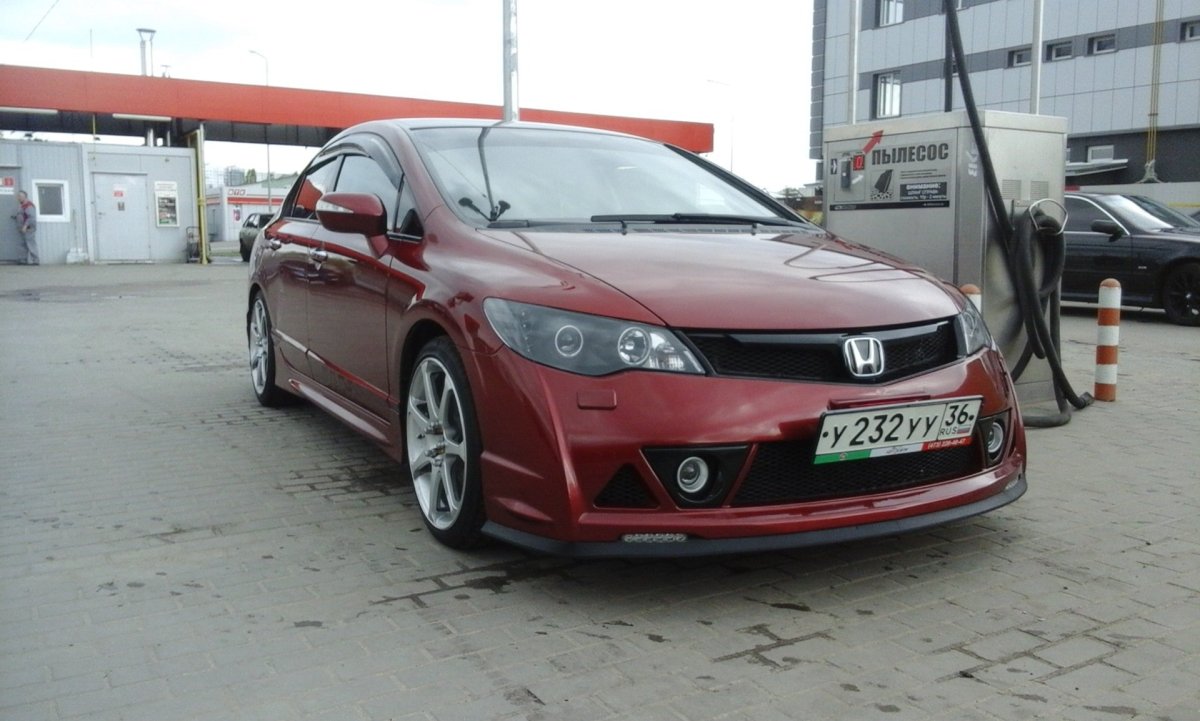 Губа на Honda Civic 4d