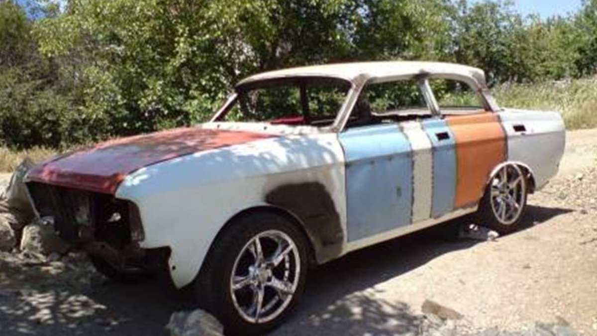 Тюнингованный Москвич 2140