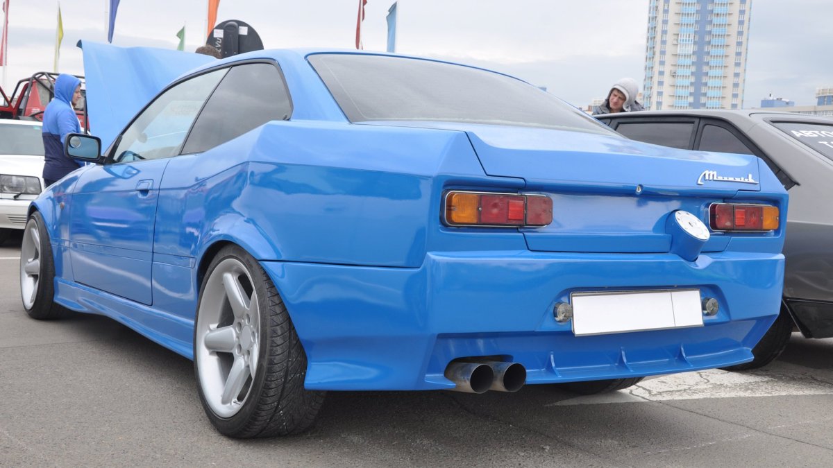 Москвич под БМВ