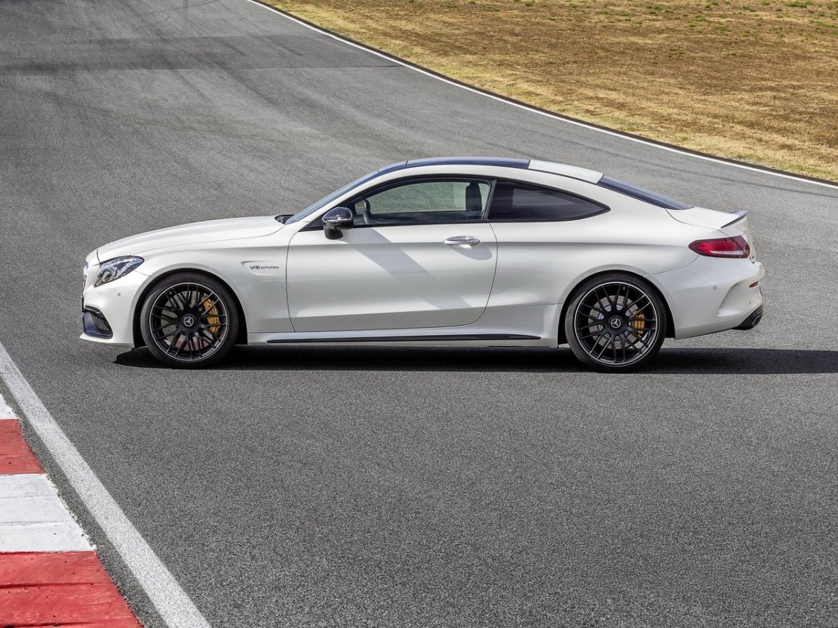 Mercedes Benz c63 AMG Coupe