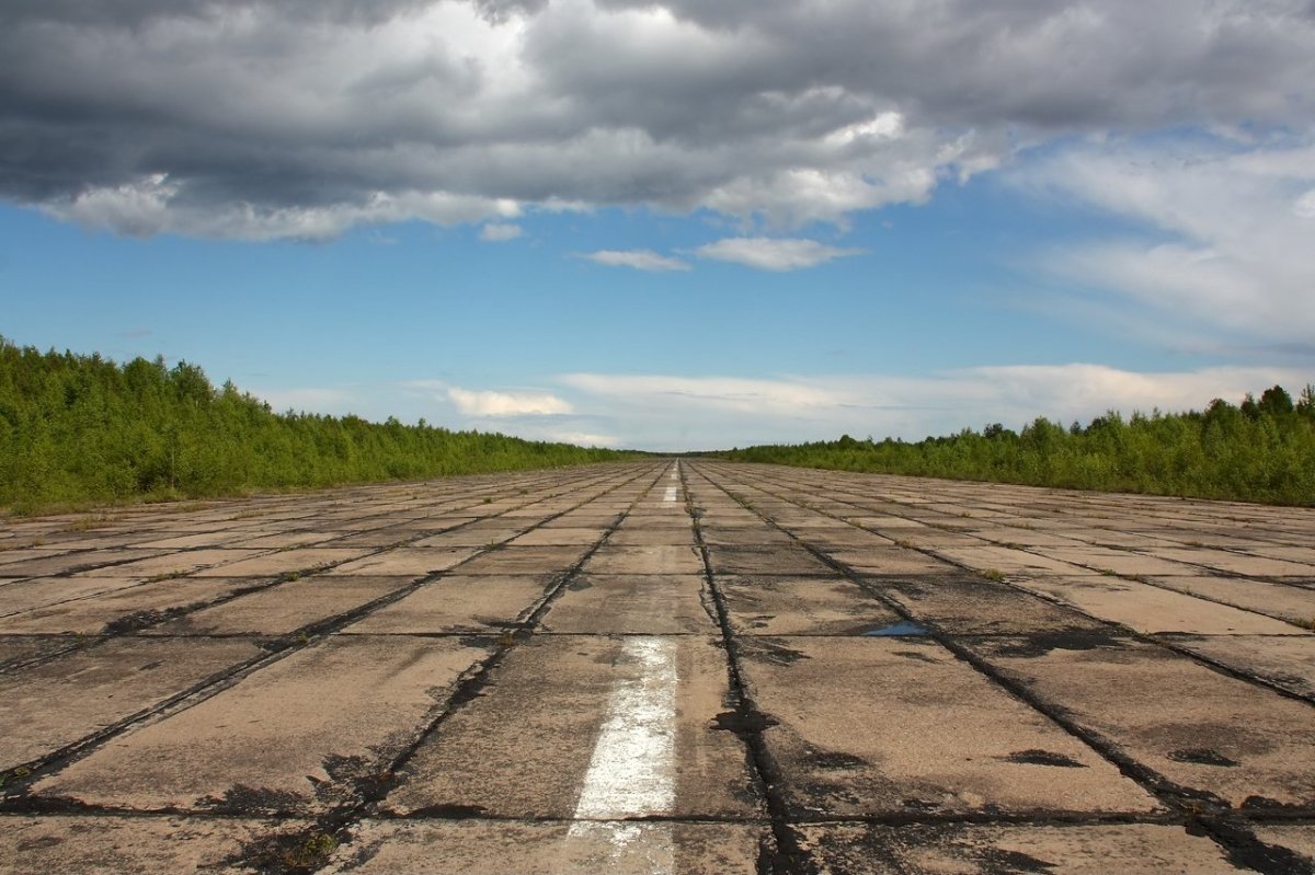 Заброшенный аэродром Кемь