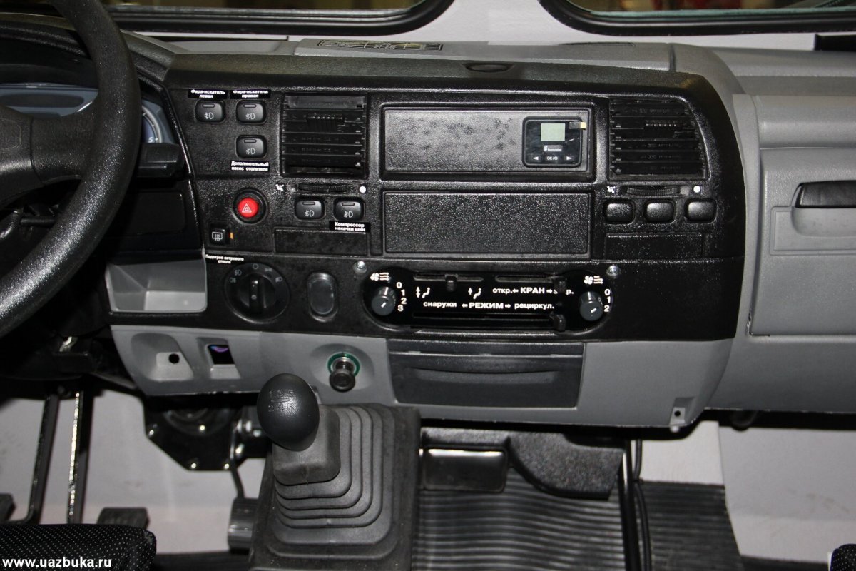 УАЗ Трэкол 39294 салон