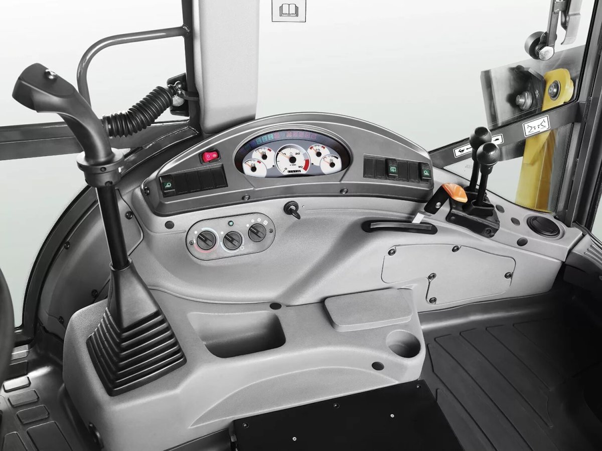 New Holland b115b кабина